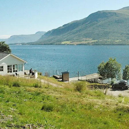 Holiday home 5 Person In Aver Y Stokke (More og Romsdal)
