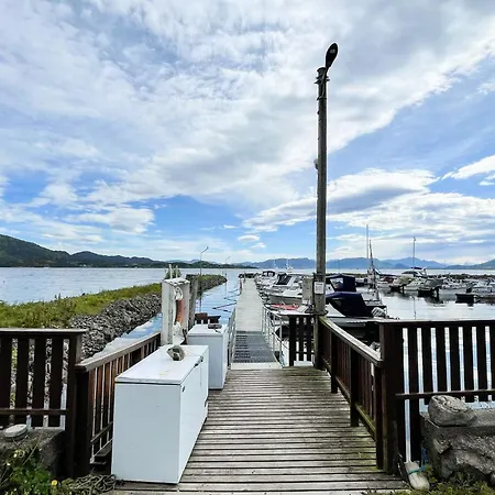 Hébergement de vacances 4 Star Holiday Home In Averoy Stokke (More og Romsdal)