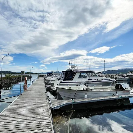 5 Person In Averoy Dom wakacyjny Stokke (More og Romsdal)